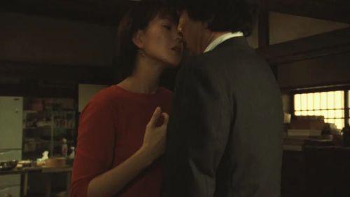 赤桥下的暖流 赤い橋の下のぬるい水