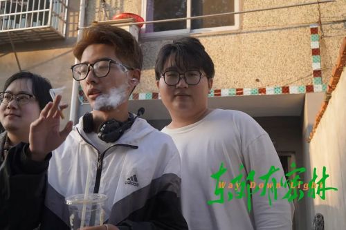 东郊有密林