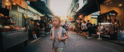 左撇子女孩
