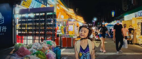 左撇子女孩