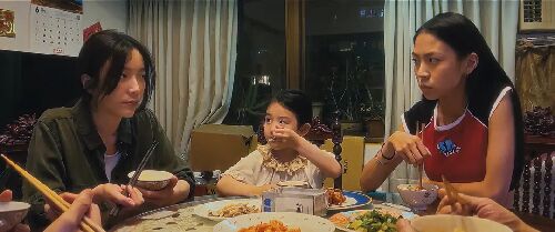 左撇子女孩
