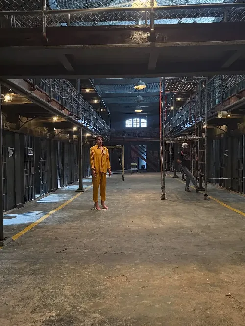 牢笼鬼魂