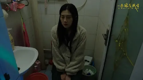 一匹狼在放哨