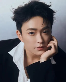 杨云屾
