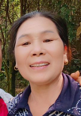 黄东英