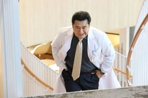 隔壁的护士助理