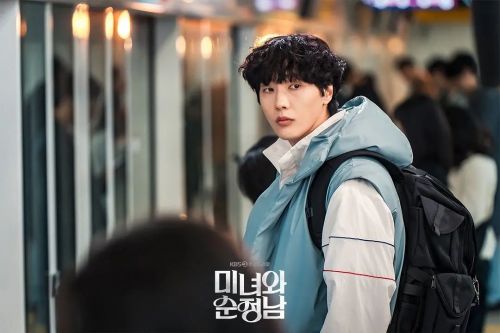 美女与纯情男