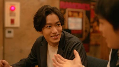 周日晚上左右…… 日曜の夜ぐらいは…