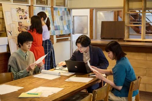 周日晚上左右…… 日曜の夜ぐらいは…