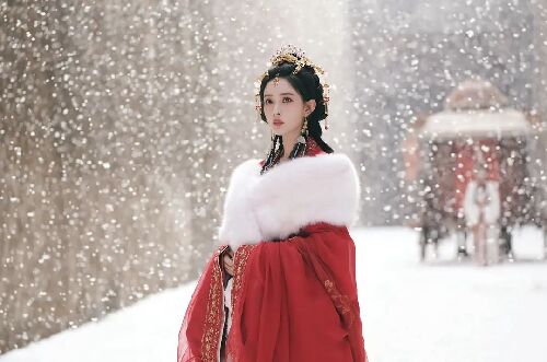 桃花映江山
