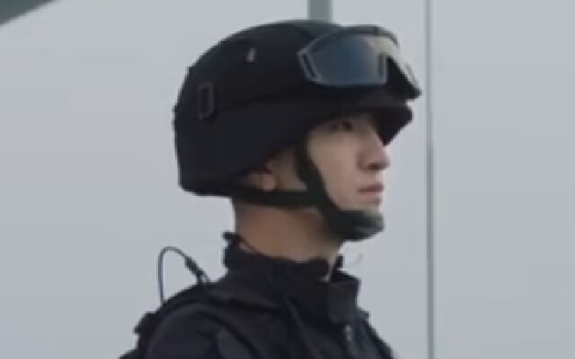 《爱上海军蓝》定档预告