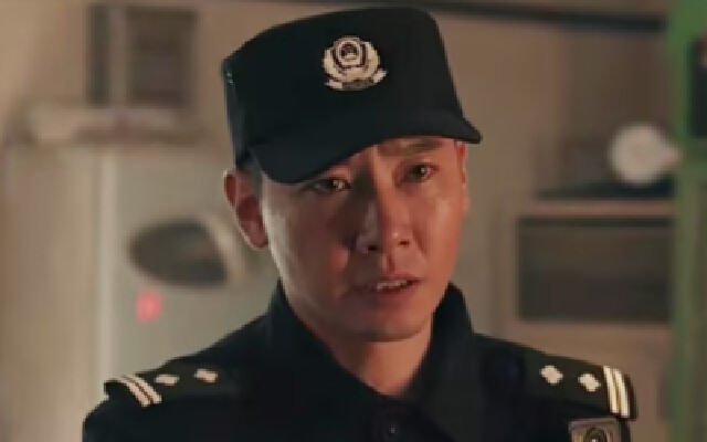 抓赌现场偶遇毒贩，警察不幸中枪当场牺牲